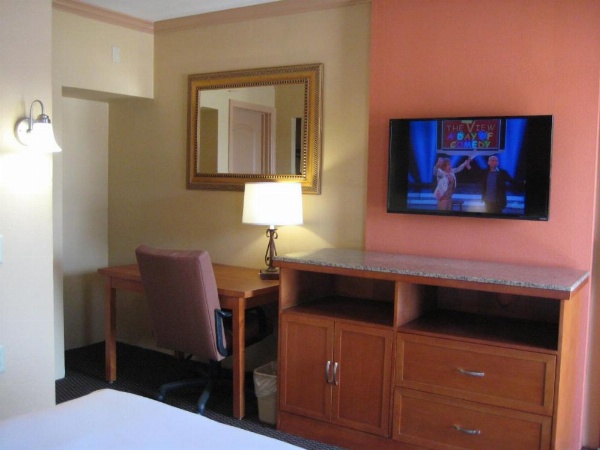 Americas Best Value Inn - Porterville image 6